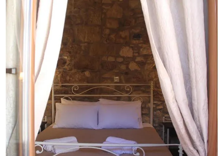 M&m Stone-village House-family-vintage לינדוס