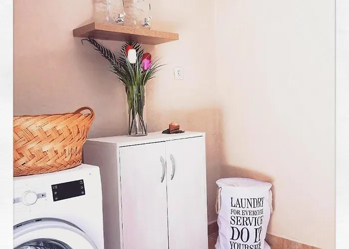 M&m Stone-village House-family-vintage Nyaraló Líndosz