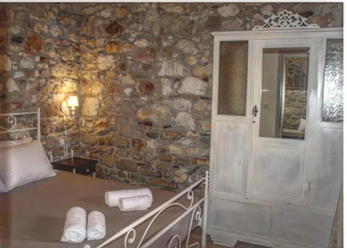 M&m Stone-village House-family-vintage לינדוס