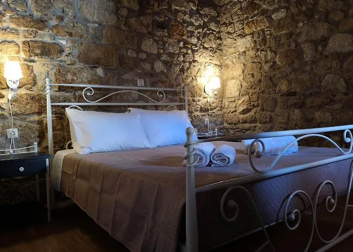 M&m Stone-village House-family-vintage