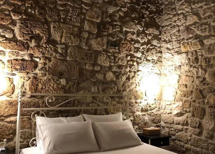 M&m Stone-village House-family-vintage בית נופש לינדוס