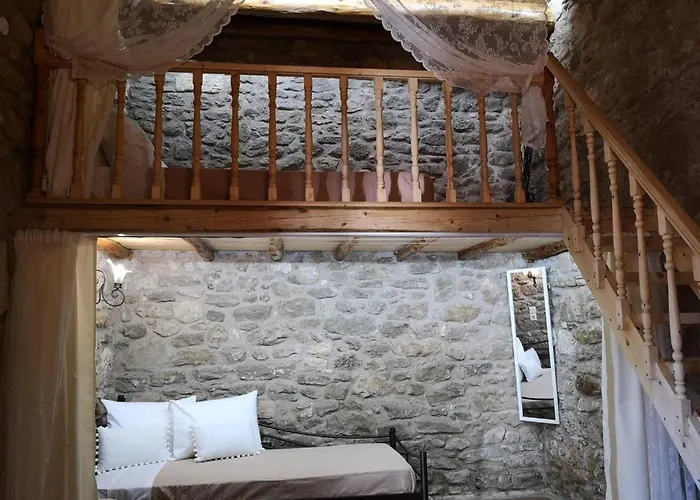 Nyaraló M&m Stone-village House-family-vintage Líndosz