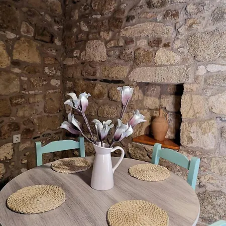 M&m Stone-village House-family-vintage